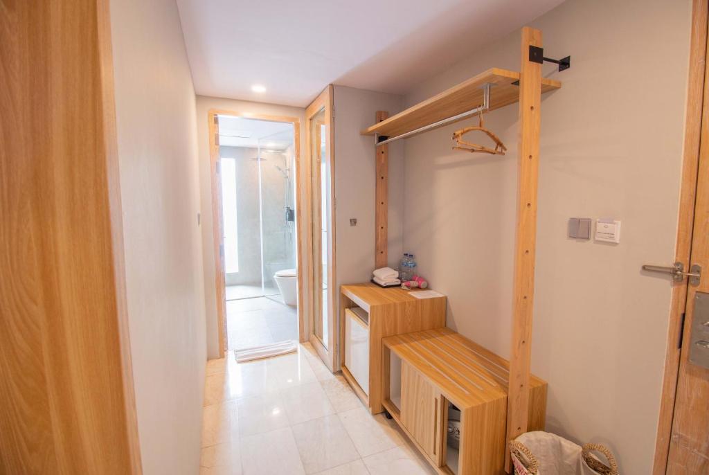 Koa D Surfer Hotel
