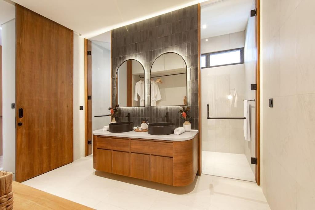 Spacious Apt with Spectacular Views and Private Pool Spacious Apt with Spectacular Views and Private Pool