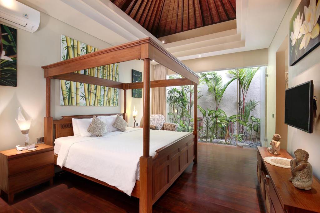 Villa J Deluxe Villa J Deluxe