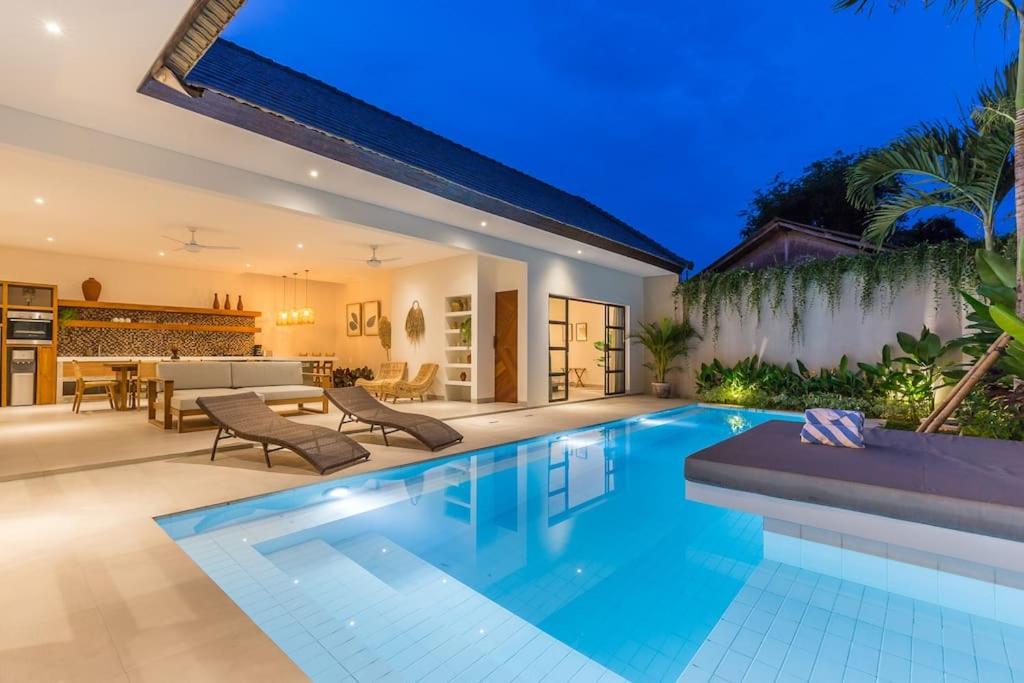 Modern Berawa villa in Canggu Modern Berawa villa in Canggu