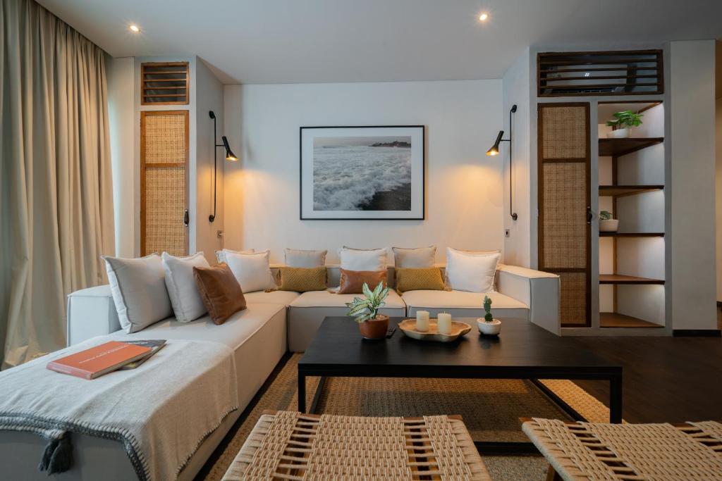 Apartment Seabreeze 2 - Amazing Sunset Penthouse-2bdr with pool-Beachfront