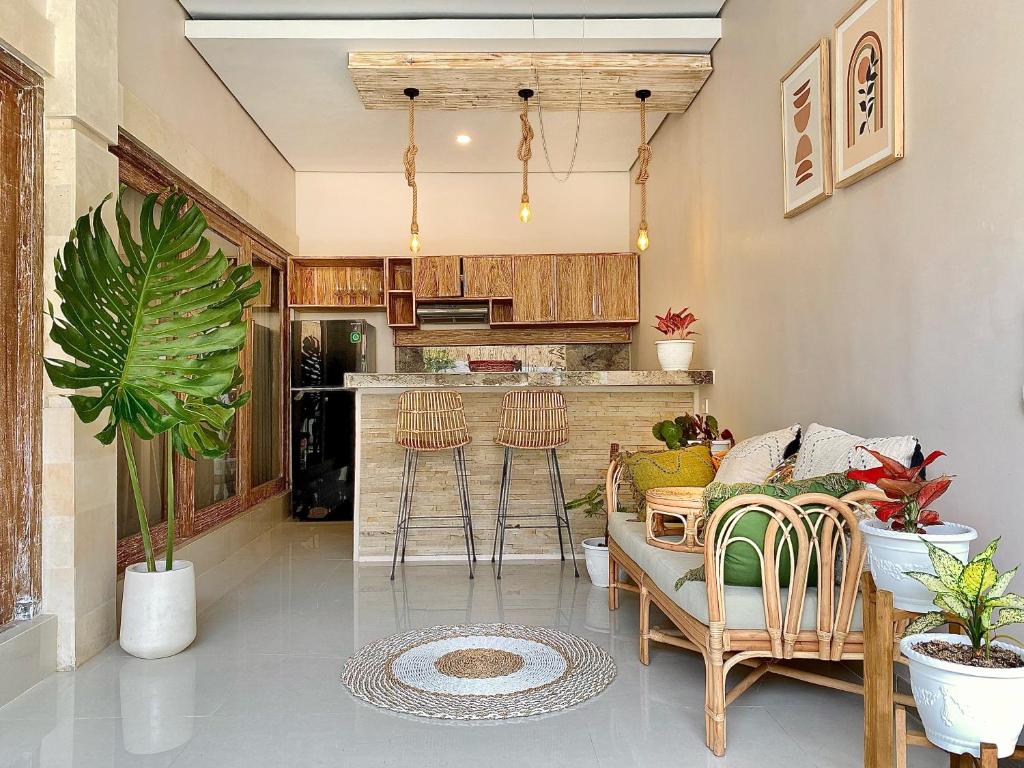 A Walk to Canggu Beach - Mozon Garden Villa