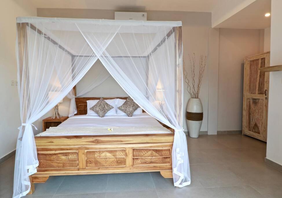 Wonderful designer villa huge garden near Samadi Wonderful designer villa huge garden near Samadi
