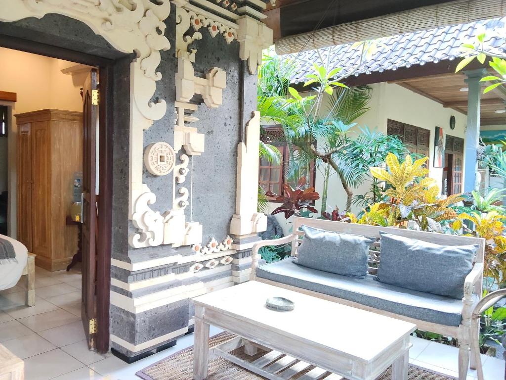 Candra Surf Homestay
