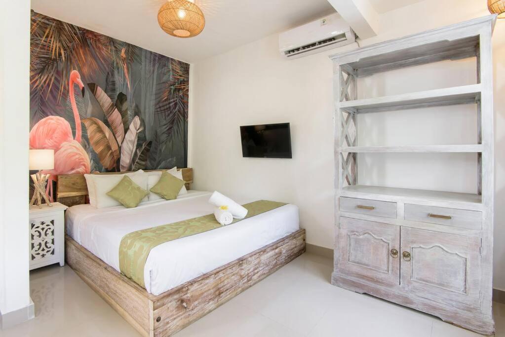 Private 1 bdrm apartmnt new renovated monthly deal Private 1 bdrm apartmnt new renovated monthly deal