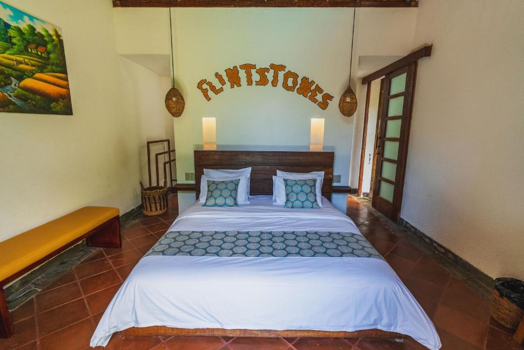 Tropical Villa Flintstones Tropical Villa Flintstones