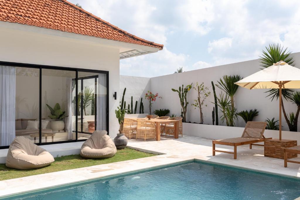 Villa La Luz 2BDR Mediterranean Villa Canggu Villa La Luz 2BDR Mediterranean Villa Canggu