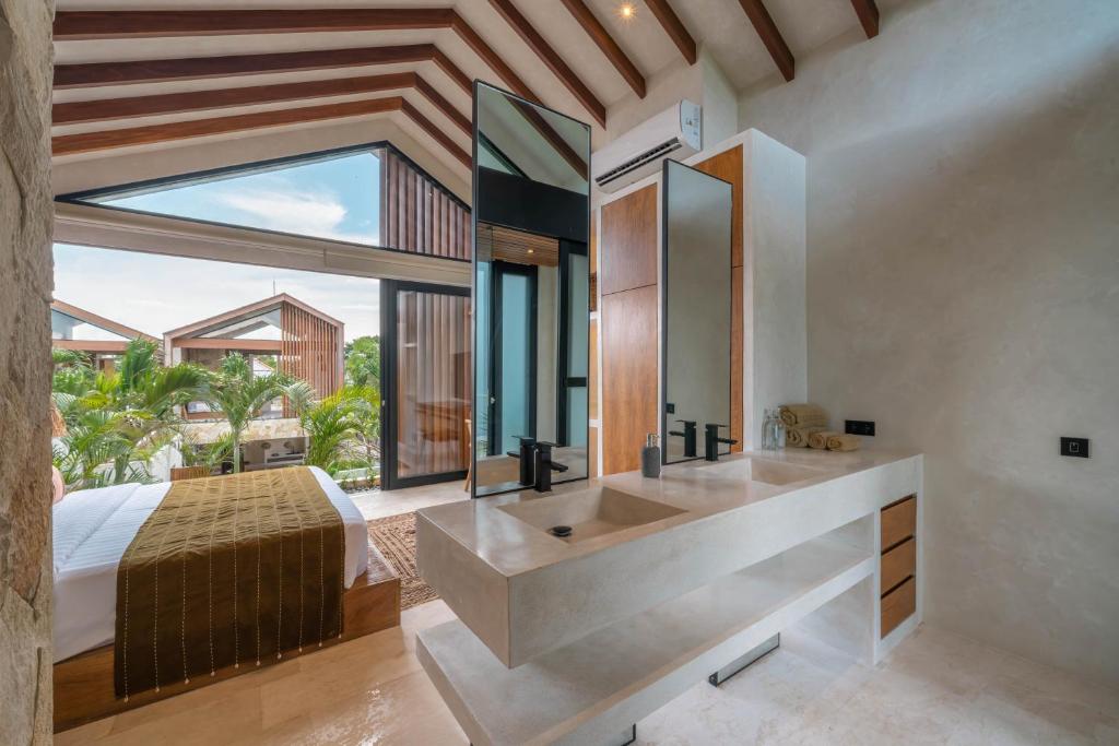 Villa Naoki - 1BR Architectural Gem Next to The Beach in Canggu Villa Naoki - 1BR Architectural Gem Next to The Beach in Canggu