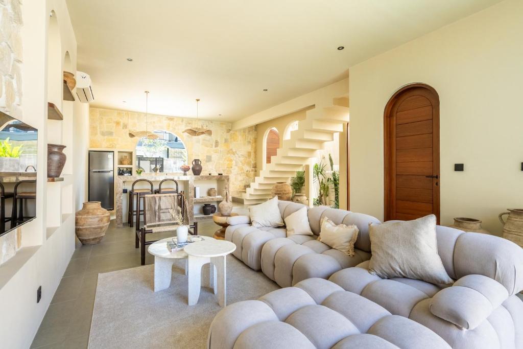 Amani Villas: New, Luxury, Mediterranean, Private Pool, Canggu Amani Villas: New, Luxury, Mediterranean, Private Pool, Canggu