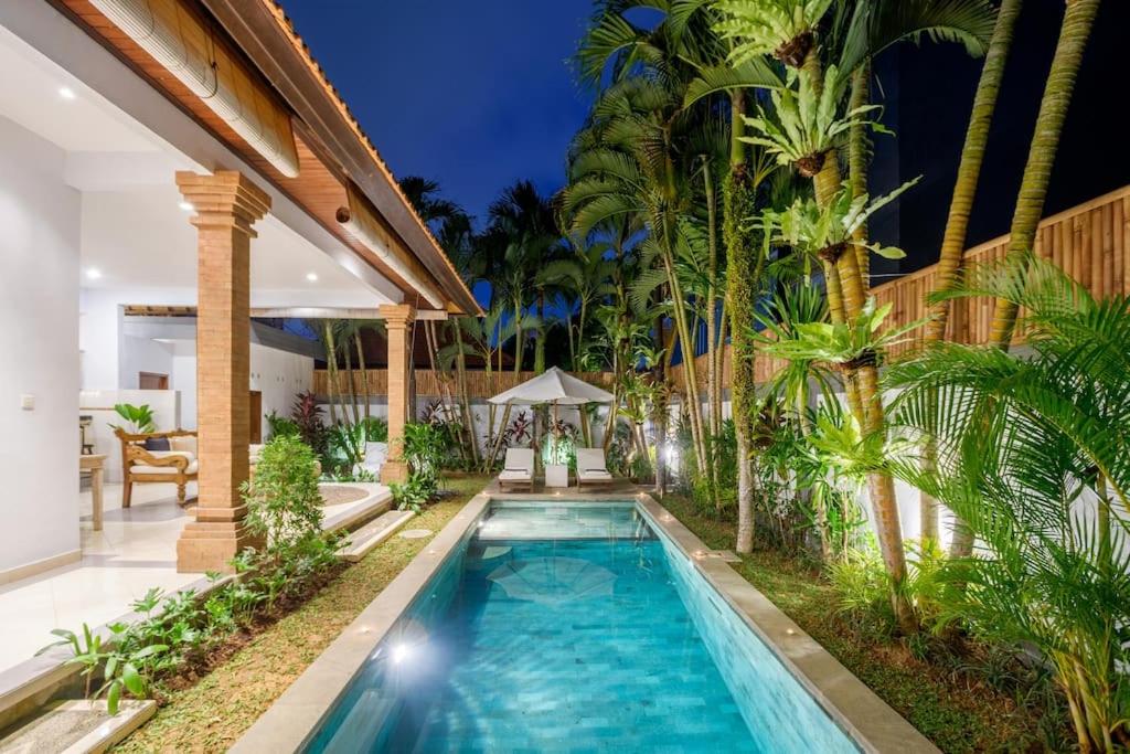 Amazing Villa Prime Location in Canggu - 15 Minutes Walk to the Beach Amazing Villa Prime Location in Canggu - 15 Minutes Walk to the Beach