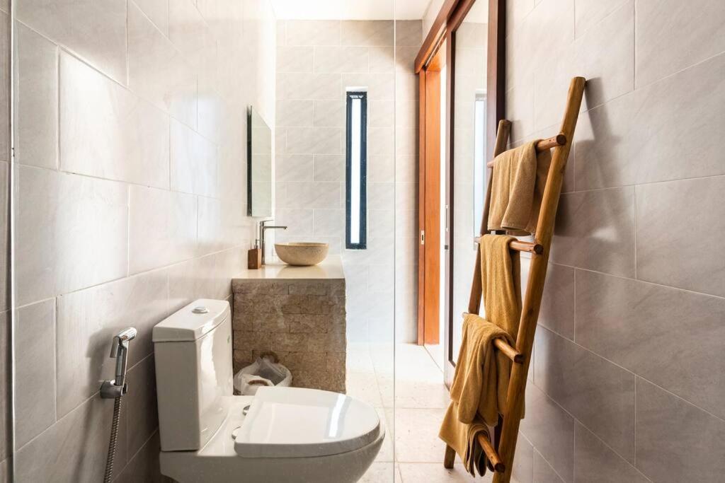 Blue Twin - Cosy 2 BDR central Villa w/Pool. Blue Twin - Cosy 2 BDR central Villa w/Pool.