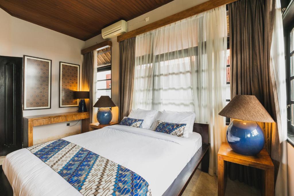 Batik villa 3 BR 3 min walk to beach with breakfast, assistent villa, pick up from airport, assistent villa and full services Batik villa 3 BR 3 min walk to beach with breakfast, assistent villa, pick up from airport, assistent villa and full services