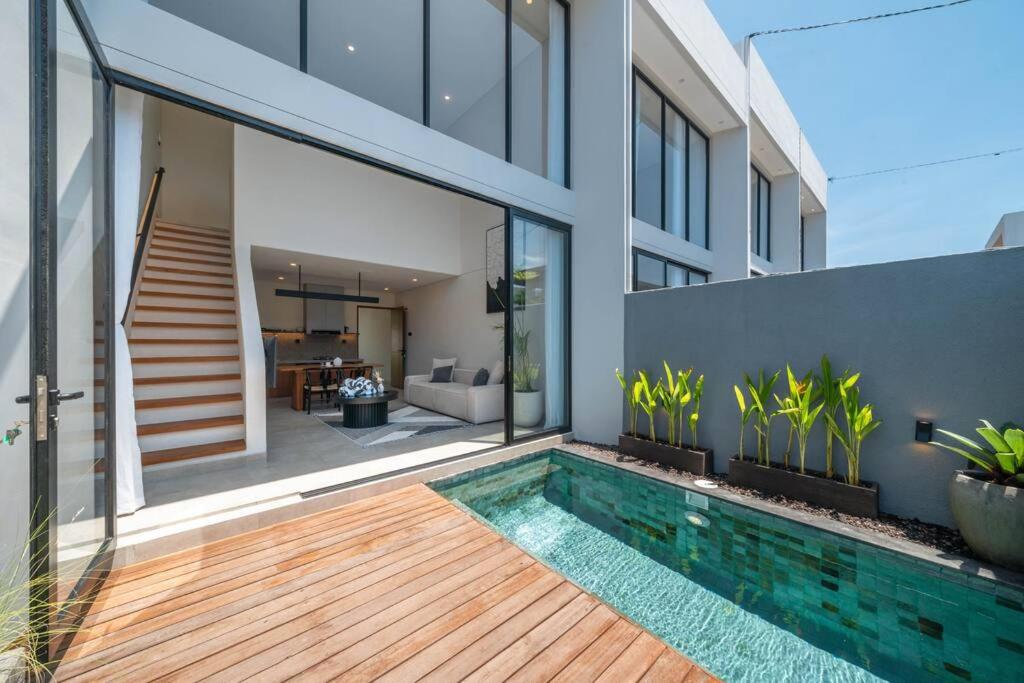 Sadila Estate 15 - Contemporary 2-Bedroom Pool Loft in Berawa Sadila Estate 15 - Contemporary 2-Bedroom Pool Loft in Berawa