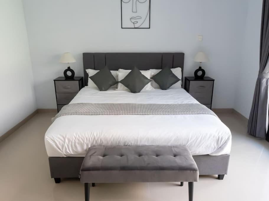Simco Villa 3 En-suite Bedrooms CANGGU Simco Villa 3 En-suite Bedrooms CANGGU