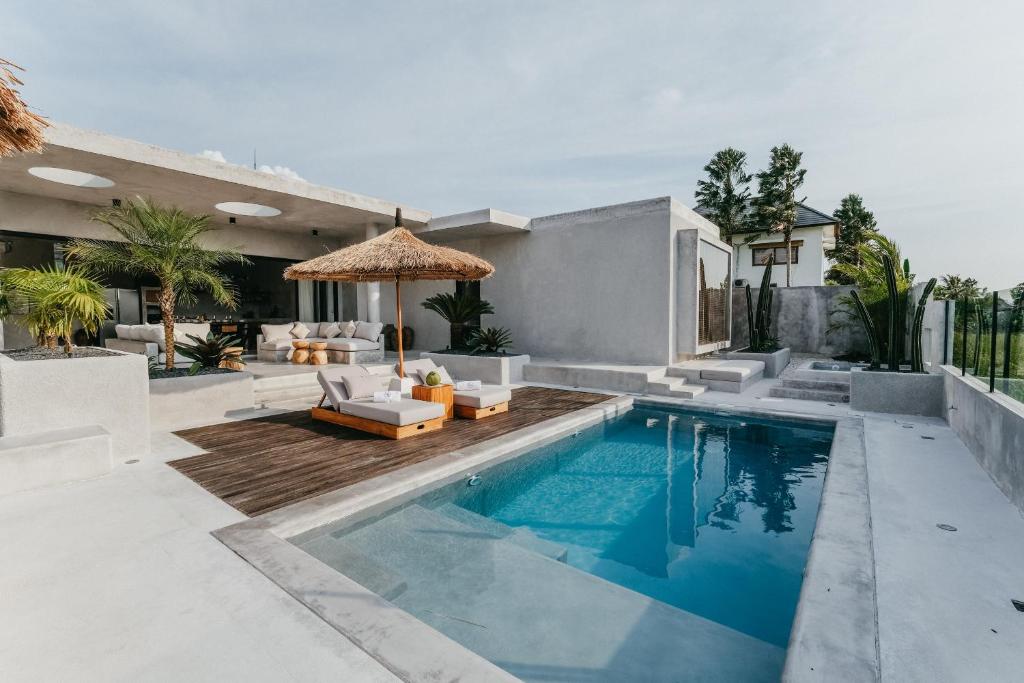 Concrete Retreat Villa Concrete Retreat Villa