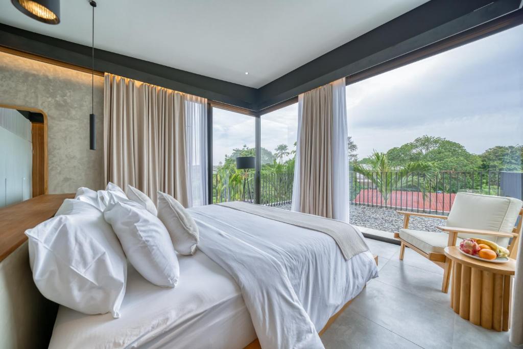 Luxury Industrial-Style 2BR Villa Kirma Near the Beach Luxury Industrial-Style 2BR Villa Kirma Near the Beach