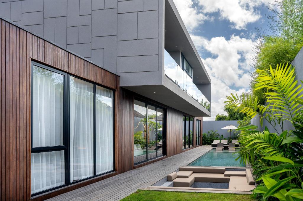 Trident-1 Villa Modern 4BR in Batu Bolong, Canggu