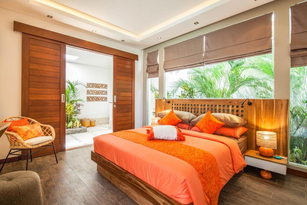 Luxurious 5BR Dream Villa, 200m to Berawa Beach