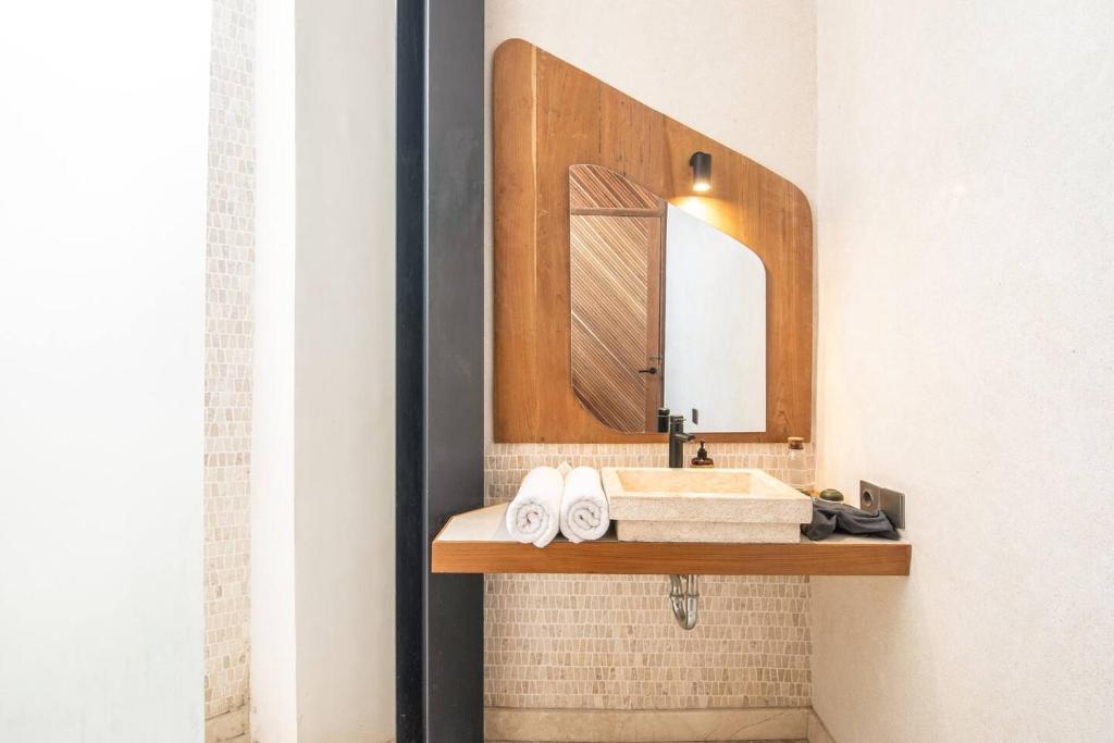 Opulent 1-BR Loft with Art Deco Shared Pool Opulent 1-BR Loft with Art Deco Shared Pool