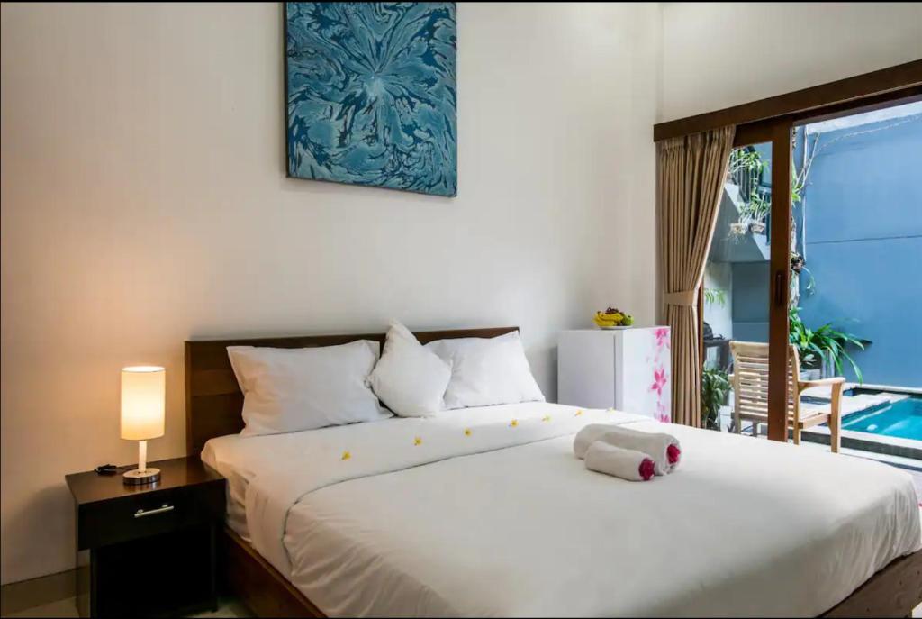 Canggu Ocean House/Pink. By walk to the beach! Canggu Ocean House/Pink. By walk to the beach!