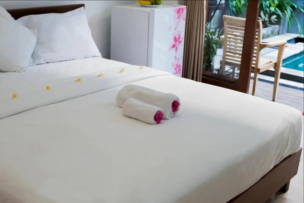 Canggu Ocean House/Pink. By walk to the beach! Canggu Ocean House/Pink. By walk to the beach!