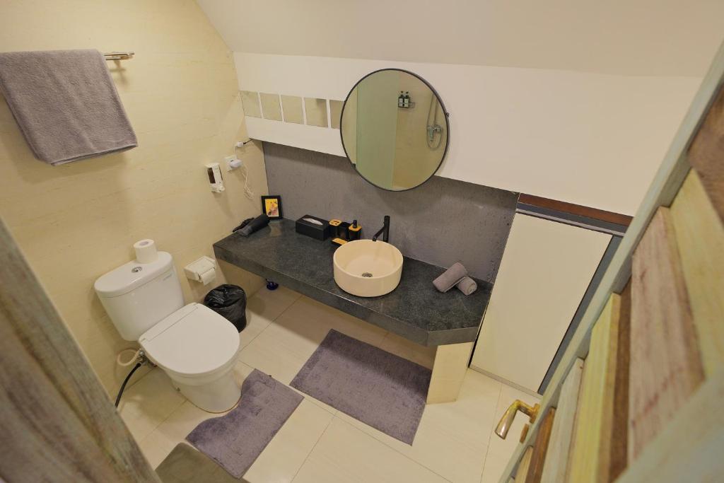 Beautiful Penthouse w/ incredible views, pool, & cinema room! Beautiful Penthouse w/ incredible views, pool, & cinema room!