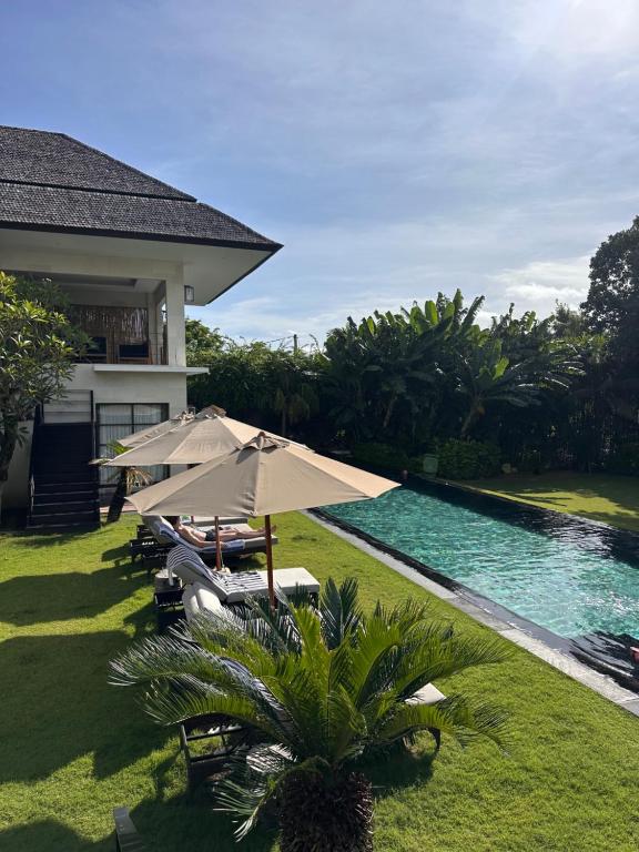 Grand Villa Puri Padi - prime Canggu beach location, 25x5 infinity Pool! Grand Villa Puri Padi - prime Canggu beach location, 25x5 infinity Pool!