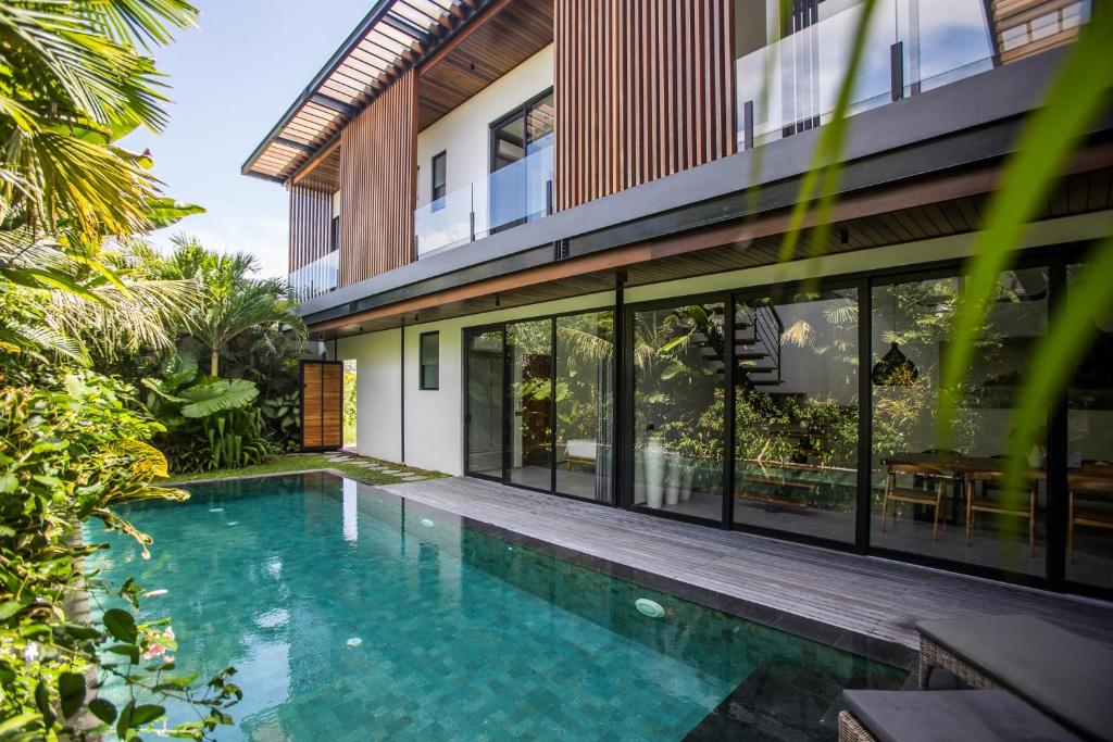 Seaside Serenity 5BR Villa, New, Canggu Bliss Seaside Serenity 5BR Villa, New, Canggu Bliss