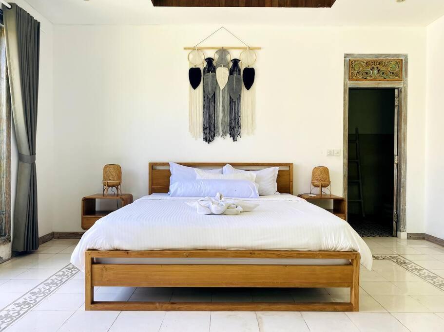 Villa Biru - 500m Batubelig beach Villa Biru - 500m Batubelig beach