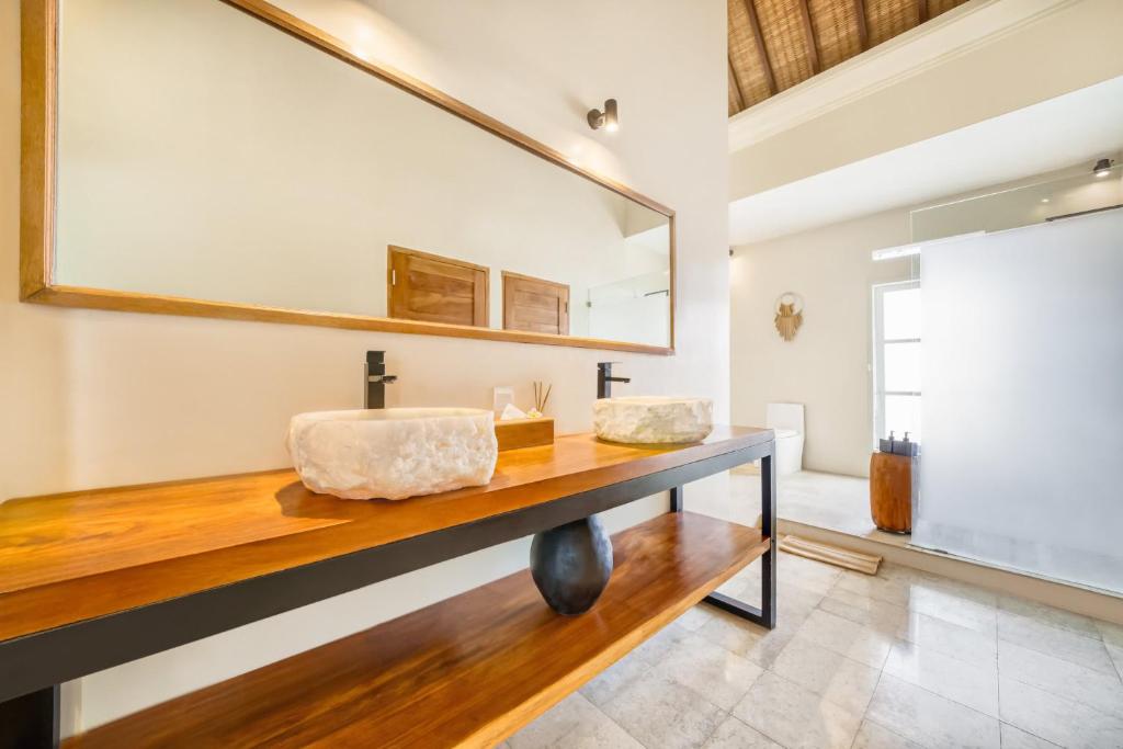 Villa Milano - Private 6 BDR Villa in Seminyak, prime Location, Pool & Garden Villa Milano - Private 6 BDR Villa in Seminyak, prime Location, Pool & Garden