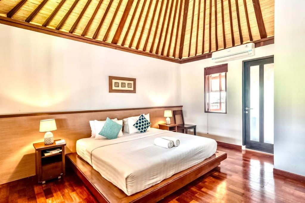 Lovely 5BR-Villa by Rock-STR at the heart of Canggu just 5min walk to the beach