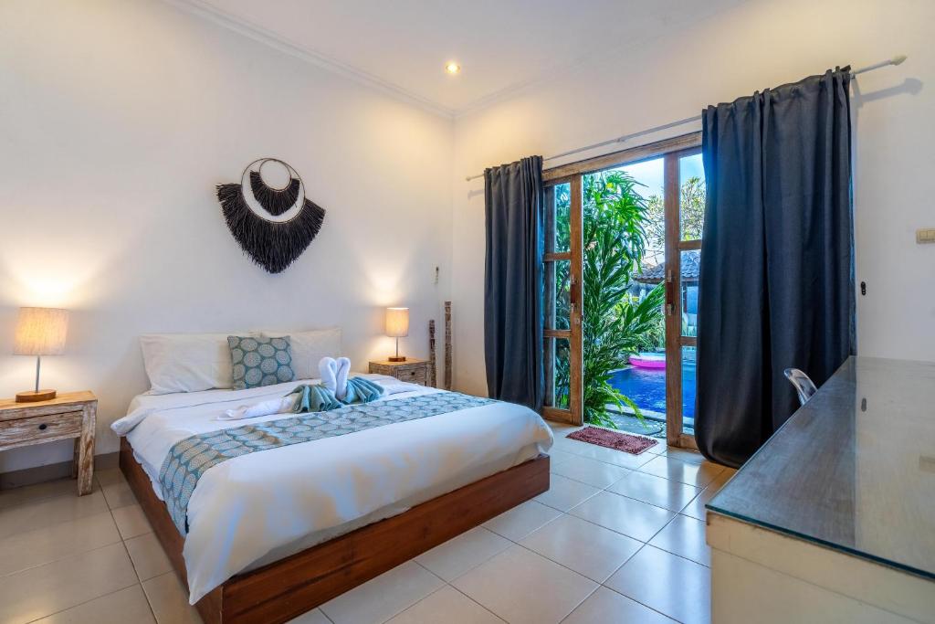 Private suite in Balinese pool villa near Echo Beach! Private suite in Balinese pool villa near Echo Beach!