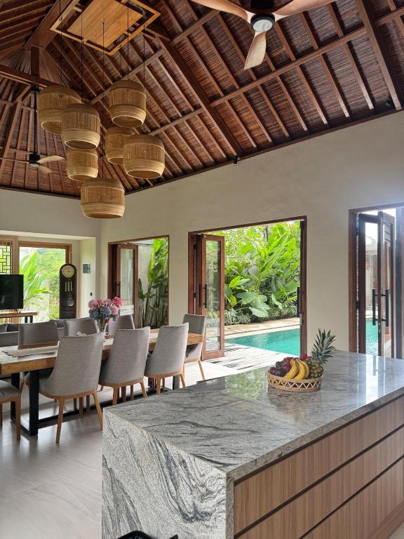 Family Haven 6BR Luxe Villa in Berawa, Canggu Family Haven 6BR Luxe Villa in Berawa, Canggu
