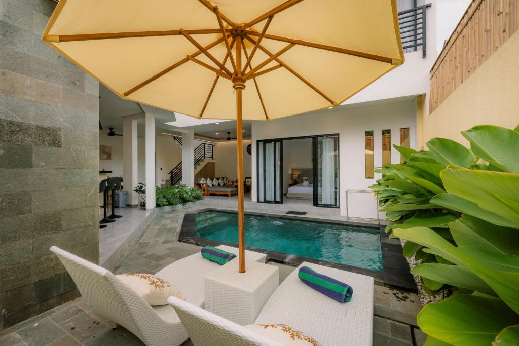 NEW! Villa Frost, Berawa - 3 Bedroom Pool Villa near Finns! NEW! Villa Frost, Berawa - 3 Bedroom Pool Villa near Finns!