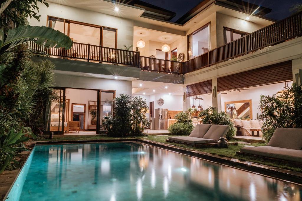 Villa Simba 4 BR Canggu Walking Distance to The Beach Villa Simba 4 BR Canggu Walking Distance to The Beach