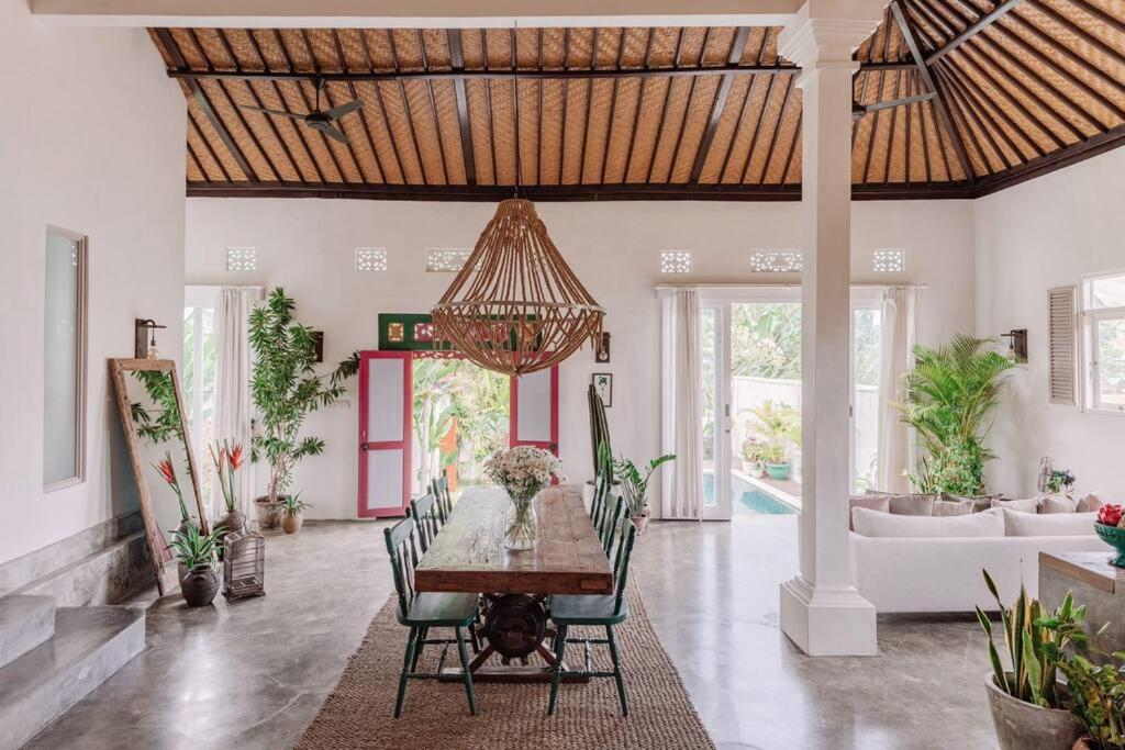 Gorgeous Colorful & Tropical Villa Canggu - VYG Gorgeous Colorful & Tropical Villa Canggu - VYG