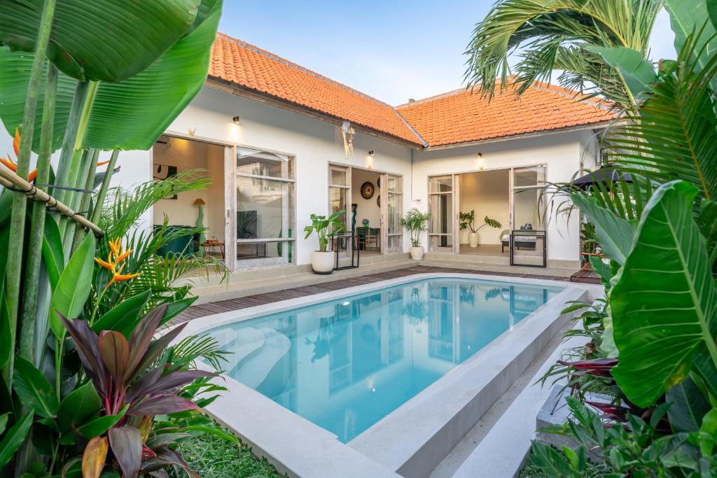 La Palma - Sleek, Stylish & Spacious - Brand New 2-Bedroom Villa with Large Pool in Canggu! La Palma - Sleek, Stylish & Spacious - Brand New 2-Bedroom Villa with Large Pool in Canggu!