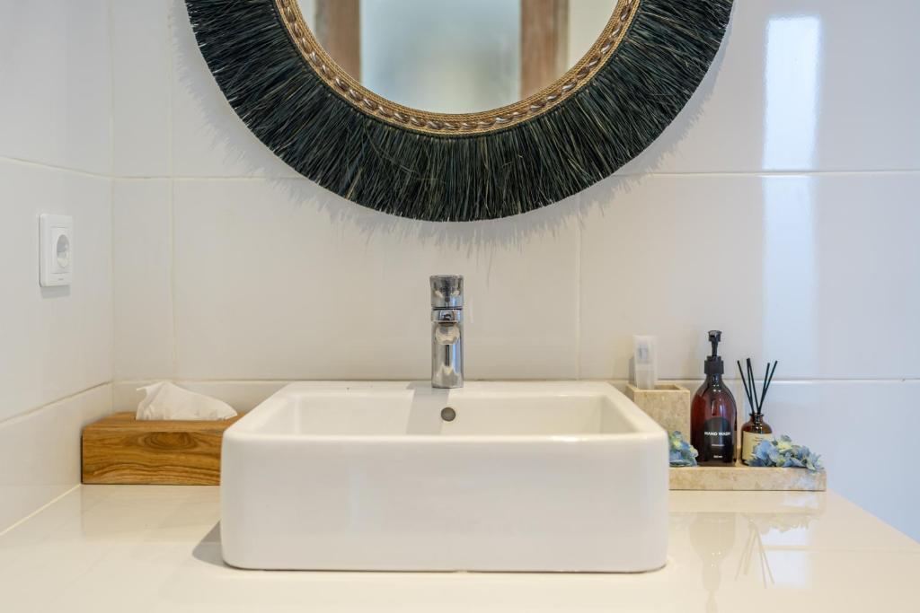 La Palma - Sleek, Stylish & Spacious - Brand New 2-Bedroom Villa with Large Pool in Canggu! La Palma - Sleek, Stylish & Spacious - Brand New 2-Bedroom Villa with Large Pool in Canggu!