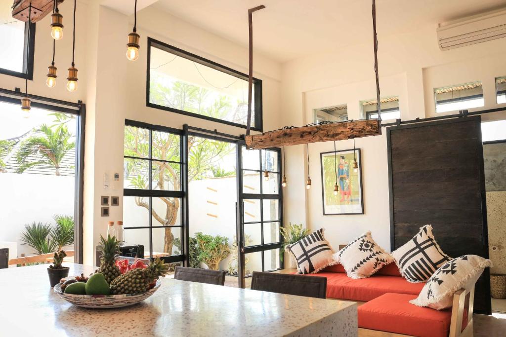 Pop art Canggu apartment, short-walk to the beach Pop art Canggu apartment, short-walk to the beach