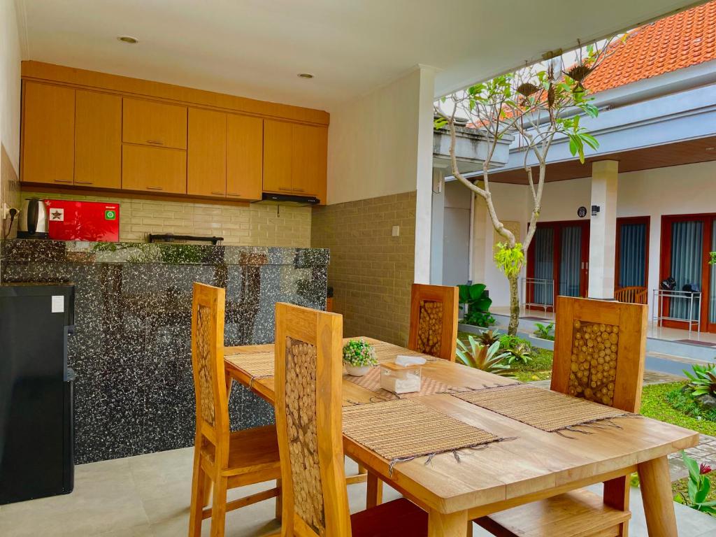 Santika Home Stay