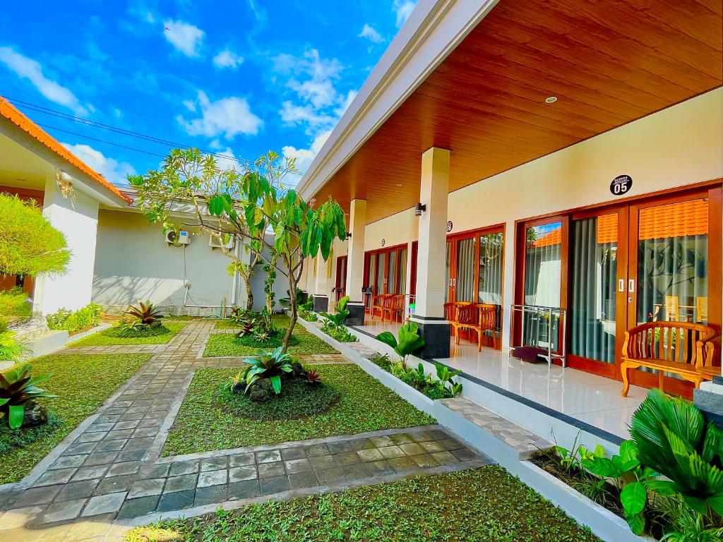 Santika Home Stay