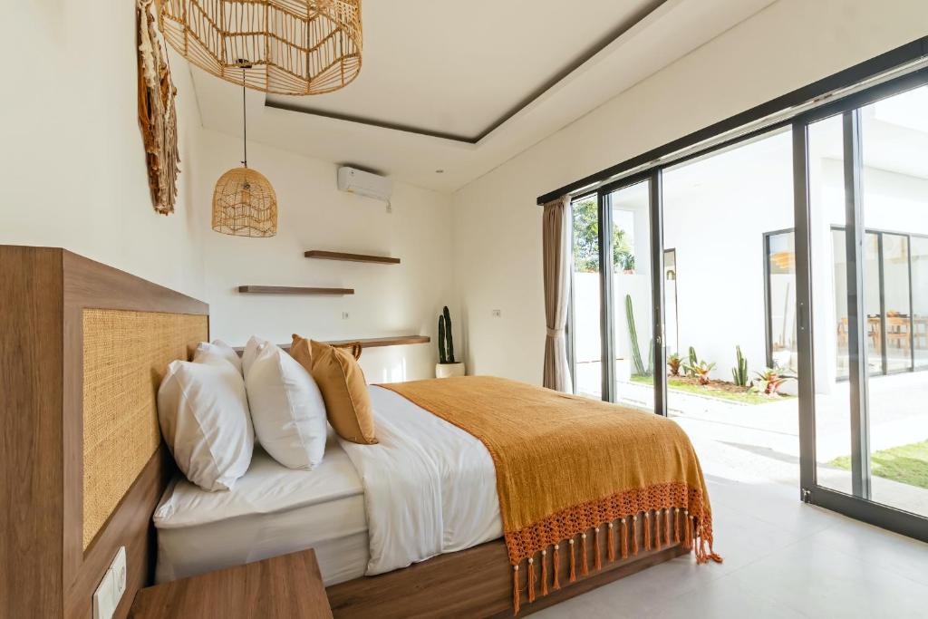 Villa Celestial Brand New Enchanting 2 BR with Aircon Living Canggu Villa Celestial Brand New Enchanting 2 BR with Aircon Living Canggu