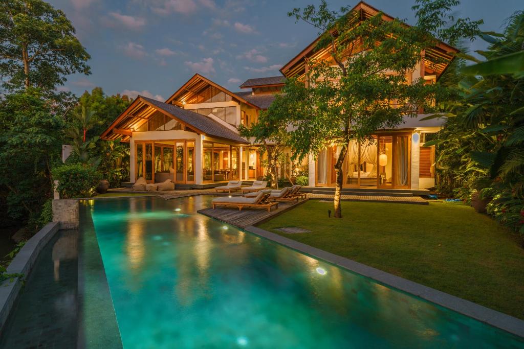 Villa Kauh - Luxury Tropical 5BR Villa Close to Pererenan Beach Villa Kauh - Luxury Tropical 5BR Villa Close to Pererenan Beach