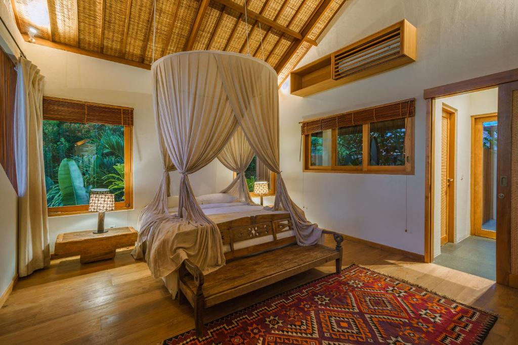 Villa Kauh - Luxury Tropical 5BR Villa Close to Pererenan Beach Villa Kauh - Luxury Tropical 5BR Villa Close to Pererenan Beach
