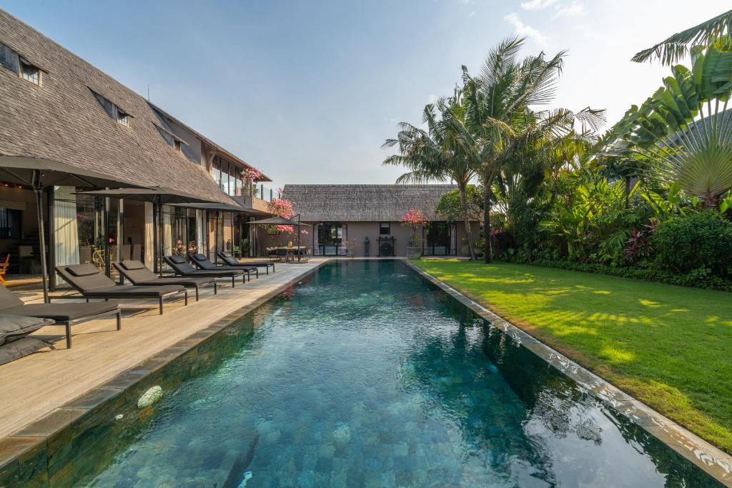 Villa Nehal - Luxury 5BR Villa with 20m Pool Villa Nehal - Luxury 5BR Villa with 20m Pool