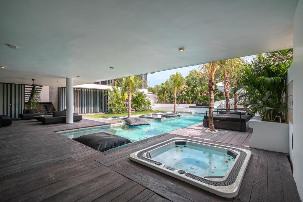 Barabuda - Impressive 6-Bedroom Villa with Jacuzzi and Slide! Barabuda - Impressive 6-Bedroom Villa with Jacuzzi and Slide!