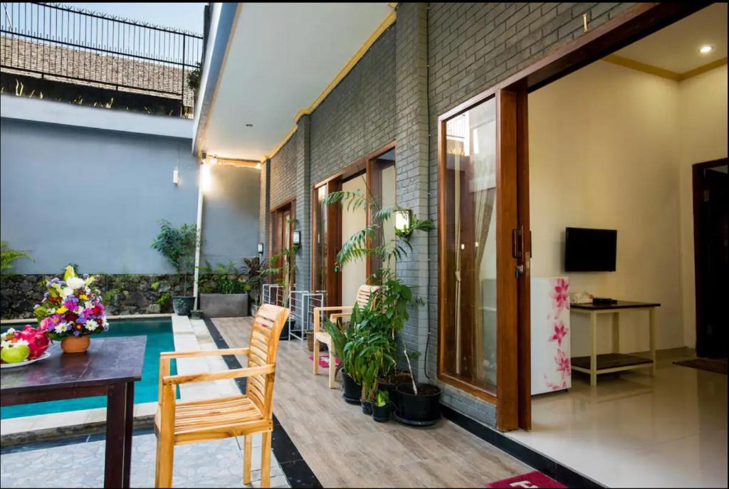 Canggu Ocean House/Red. By walk to the beach! Canggu Ocean House/Red. By walk to the beach!