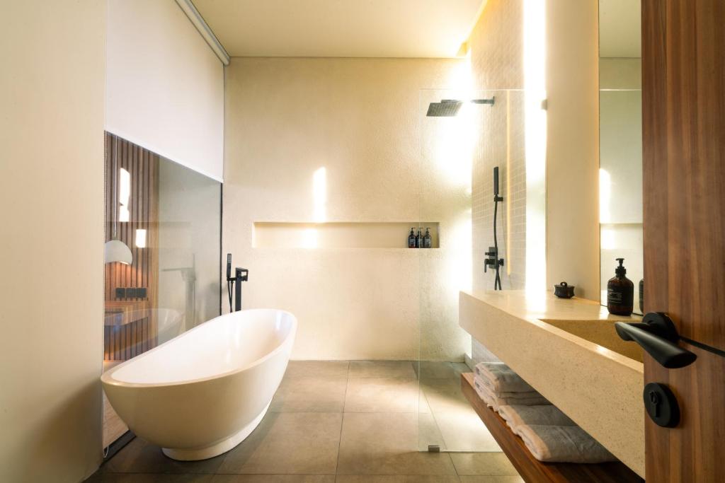 Saamu Private Luxury 3BR Villa with Pool Saamu Private Luxury 3BR Villa with Pool