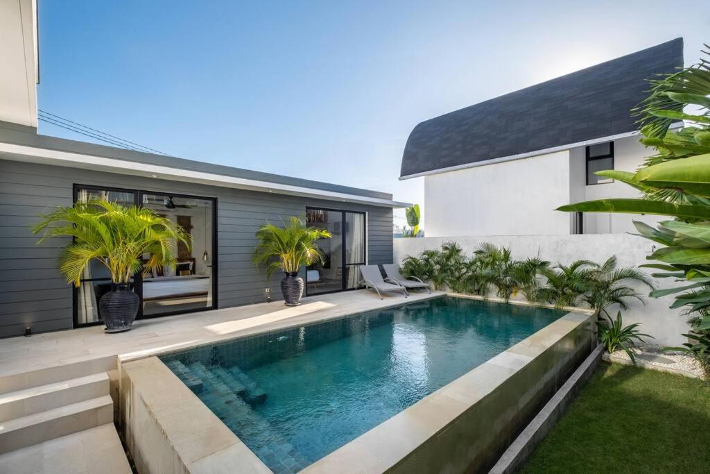 Stylish 3BR Villa Myla By OriVista, Pool-Netflix-Wifi Stylish 3BR Villa Myla By OriVista, Pool-Netflix-Wifi