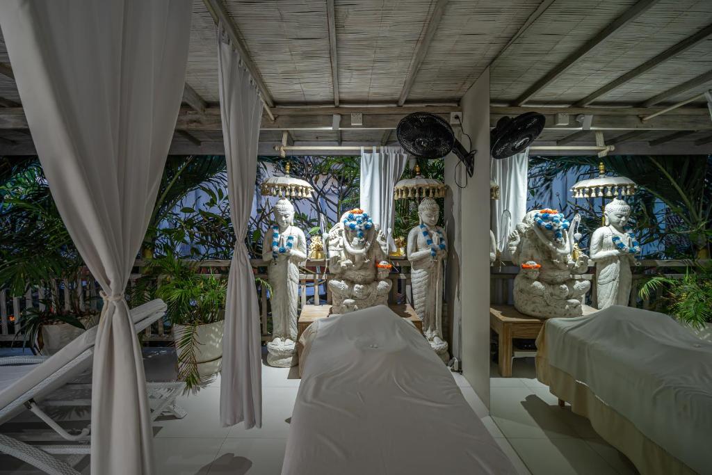 VILLA BALI OM CENTER - Best Location, Beautiful Villa Near the Beach VILLA BALI OM CENTER - Best Location, Beautiful Villa Near the Beach